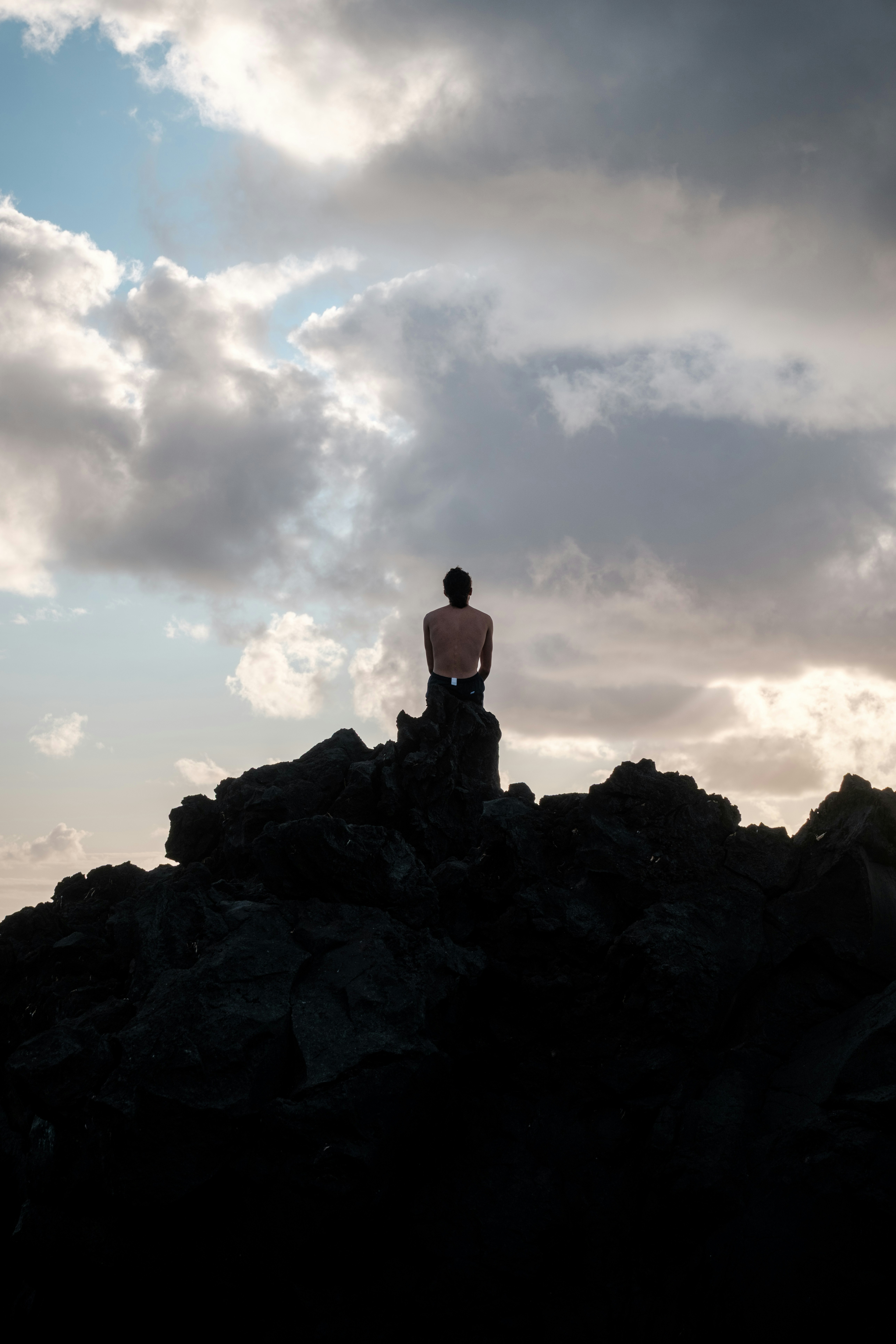 Men in nature – hero image for men’s nature retreat NORDVAKA
